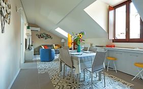 Renovated Penthouse Duomo & Via Torino