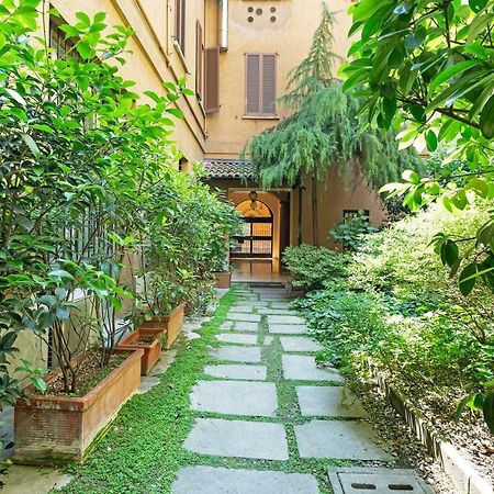 Renovated Penthouse Duomo & Via Torino Milan Exterior photo