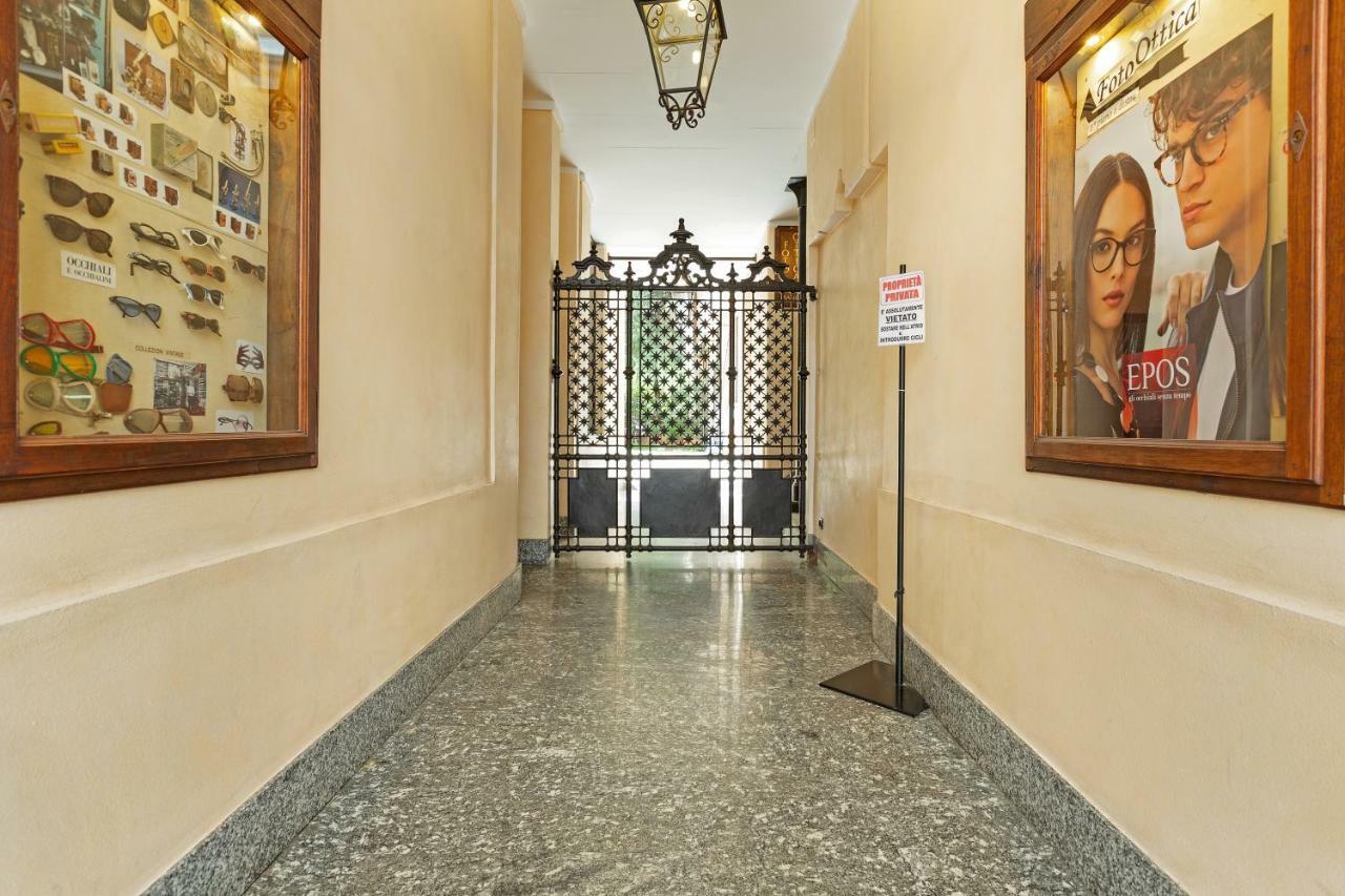 Renovated Penthouse Duomo & Via Torino Milan Exterior photo