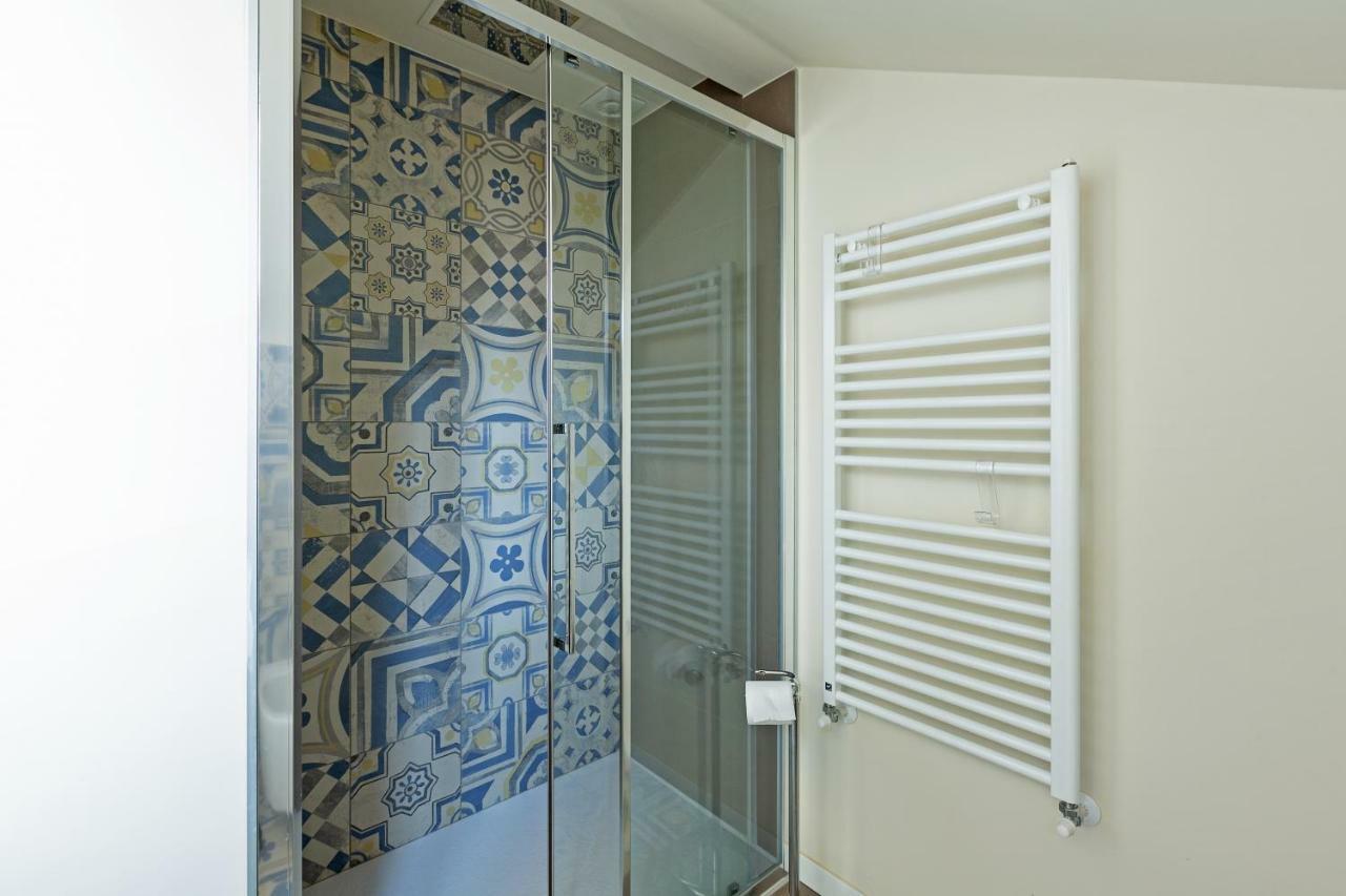 Renovated Penthouse Duomo & Via Torino Milan Exterior photo