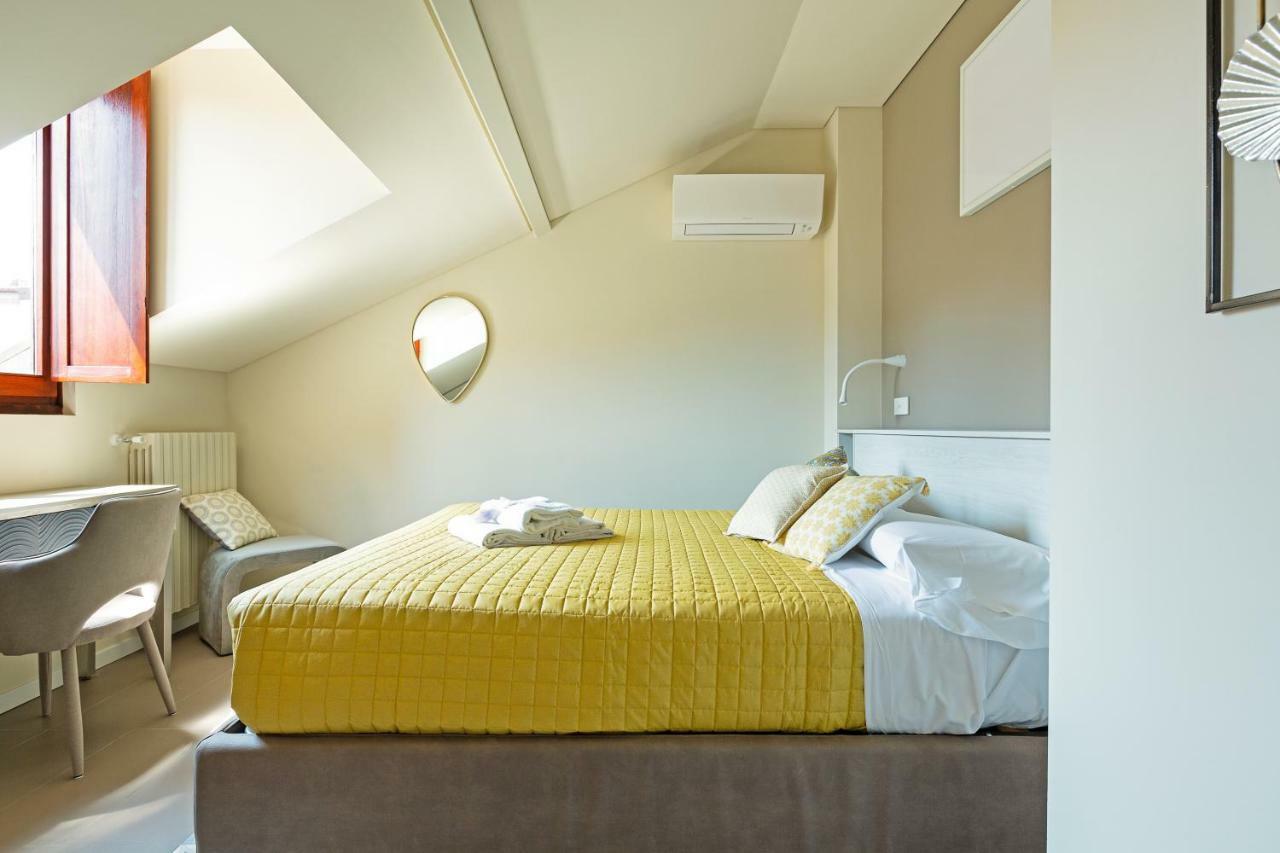 Renovated Penthouse Duomo & Via Torino Milan Exterior photo