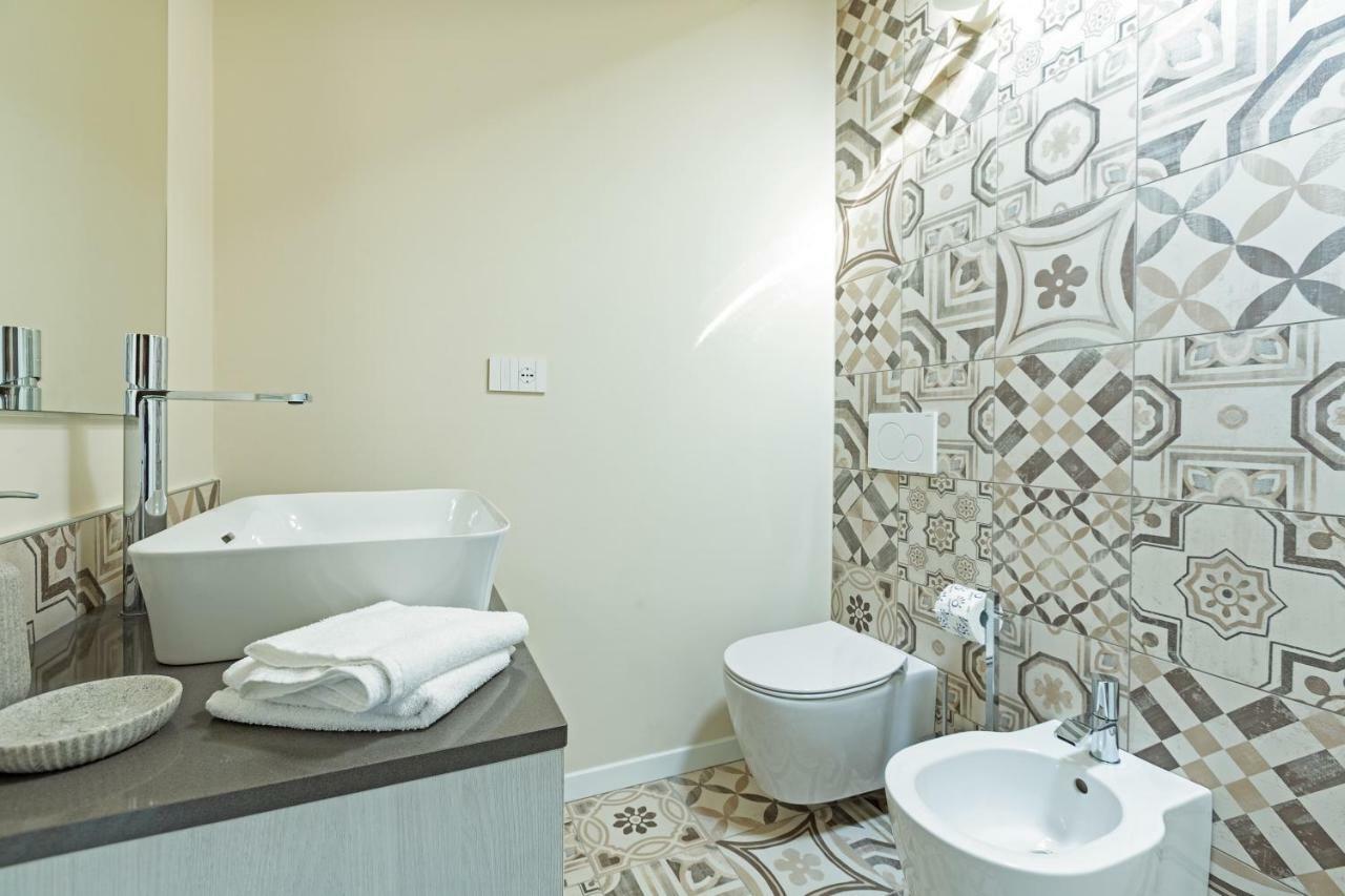 Renovated Penthouse Duomo & Via Torino Milan Exterior photo